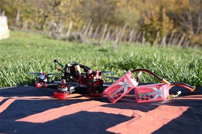 Kuldne kombinatsioon KV Value & Voltage ja FPV drooni akude vahel